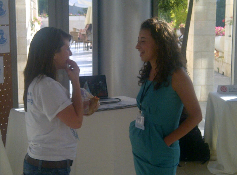 @Activistin and Rachel Brody prep pitches @presentense #launchnight